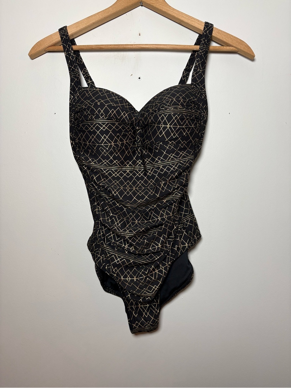 Nip Tuck Geometric One Piece Swimsuit US 6 UK 10 Black Gold Tummy Control Built-